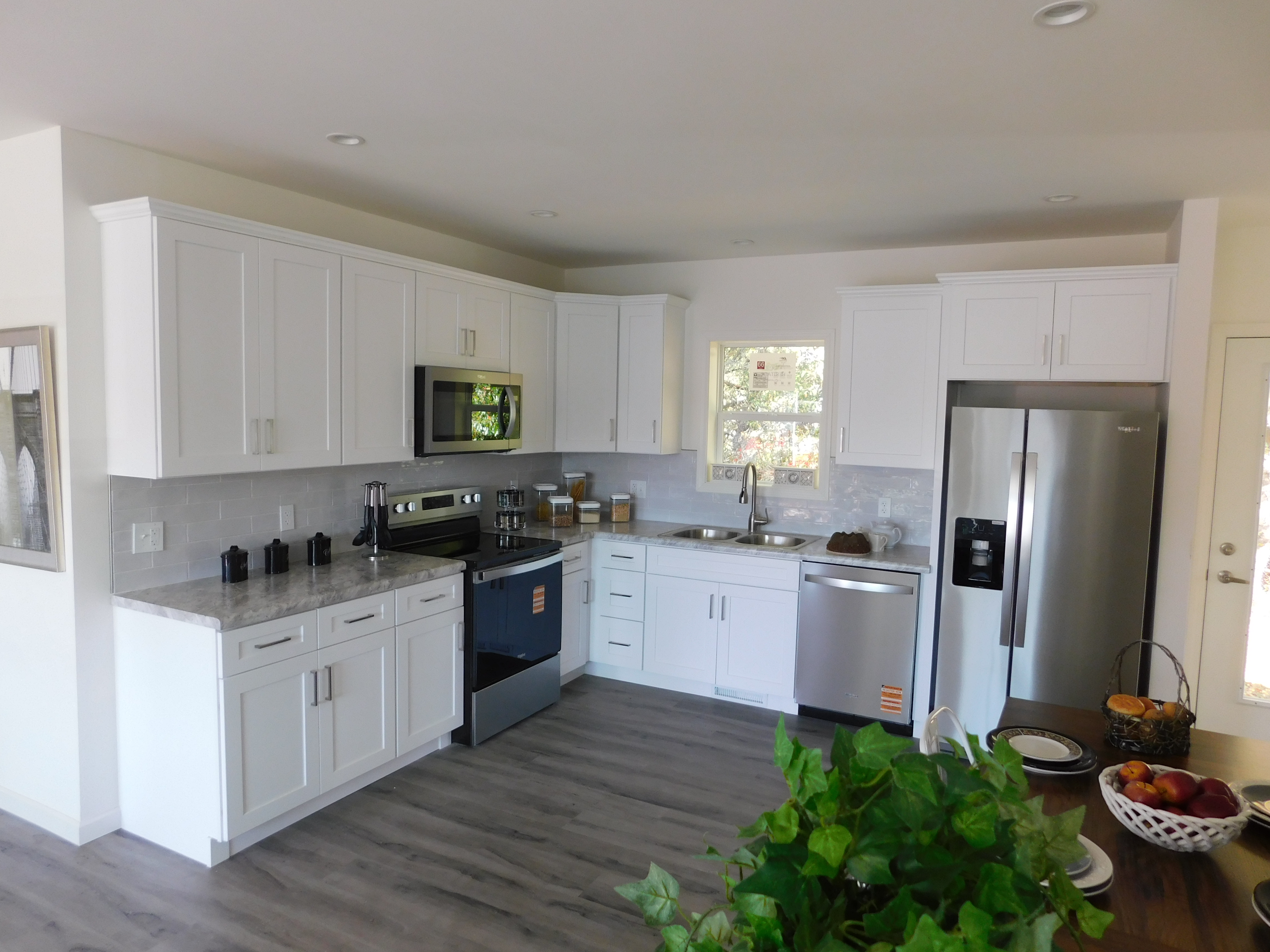 White Northpoint Cabinetry